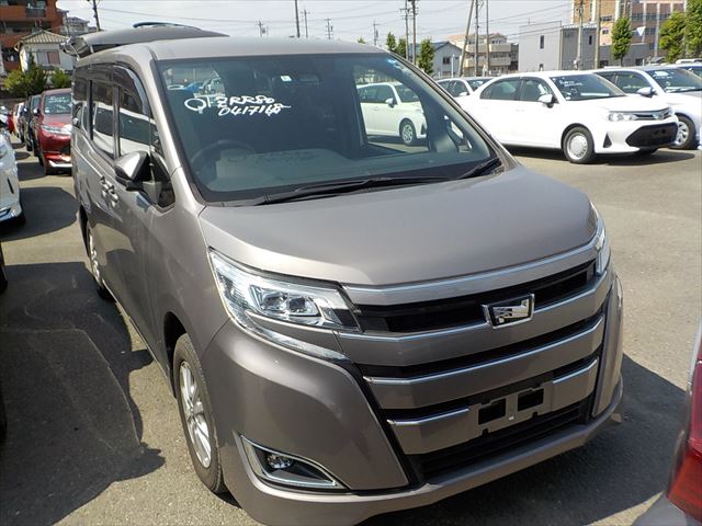 TOYOTA NOAH G 2018