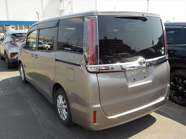 TOYOTA NOAH G 2018