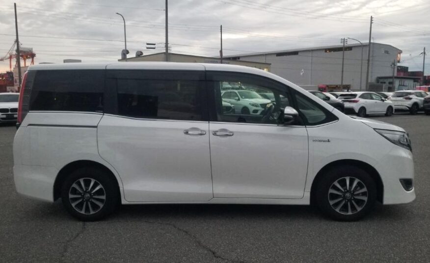 TOYOTA ESQUIRE GI PREMIUM 2019