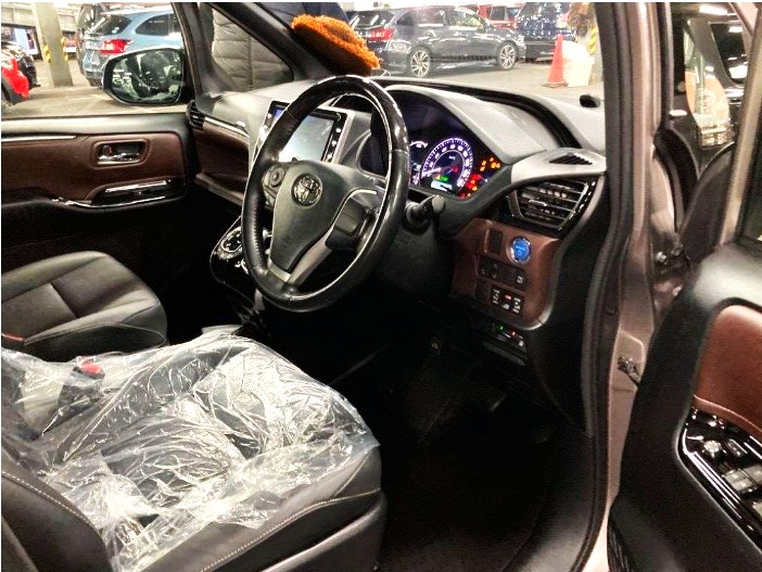 TOYOTA ESQUIRE GI PREMIUM 2020